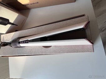 Žehlička na vlasy Dyson Airstrait - 3