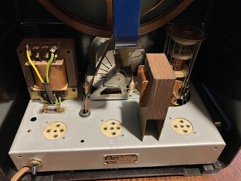 Historické rádio Volksempfänger VE 301 W funkční - 3