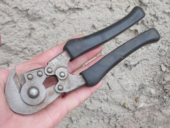 ŠTIPACÍ KLEŠTĚ VOJSKO USA VALKA 1943 ARMADA - 3