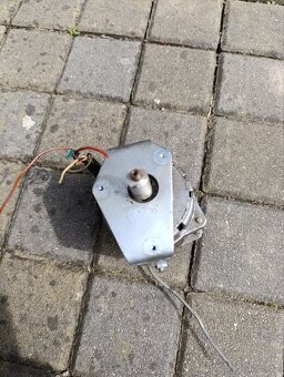 Motor do magnetofonu(Sonet duo) - 3