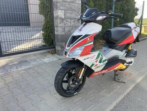 APRILIA SR50R 2T replika Max Biaggi - 3