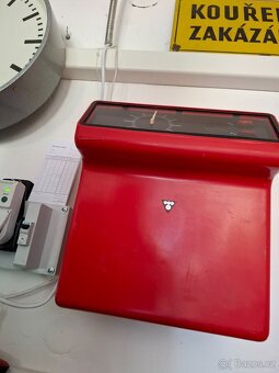 PRODÁM DOCHÁZKOVÉ HODINY PRAGOTRON DK 8 B - 3