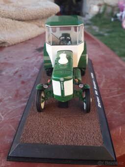 Staré retro autíčko, traktor ZETOR 50 SUPER-1966, měřítko 1: - 3