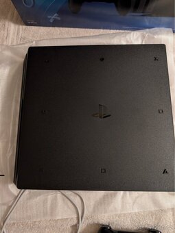 Playstation 4 PRO 1TB - 3
