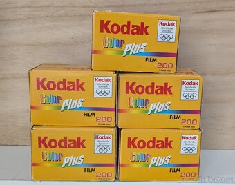 Prodám 35mm filmy – Polaroid (vzácné) + Kodak Color Plus 200 - 3