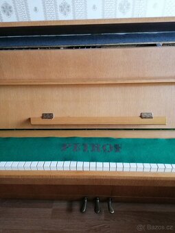 Piano Petrof - 3