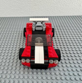 LEGO Creator 3v1 - 31100 - Závodní auto - 3