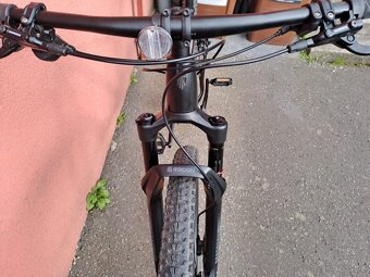 XC kolo TREK X-Caliber 9 + příslušenství. Záruka. - 3