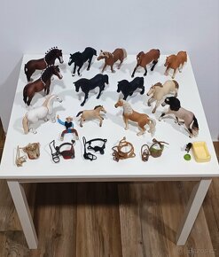 Schleich koně a příslušenství. - 3