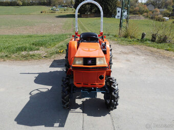 Traktor Kubota B1-17 - 3
