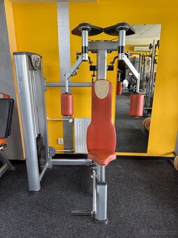 Pec deck stroj na posilování hrudníku motýlek - 3
