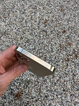 iPhone 12 pro - baterie 100% - 3