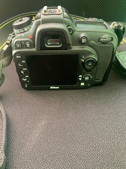 Nikon D7200 - super stav, 3x baterie a příslušenství - 3