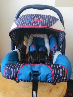 Dětská autosedačka modro černo červené barvy - 3