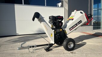 Benzínový štiepkovač dřeva LUMAG RAMBO-HC10PRO - 3