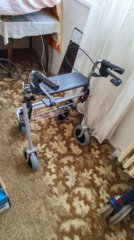 čtyřkolové skládací chodítko - 3