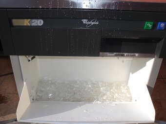 Myčka na nádobí. Výrobník ledu. Barovou myčku. Váha. Nařezak - 3