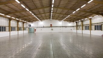 Pronájem zatepleného skladového prostoru (400-1246 m²) u D1 - 3