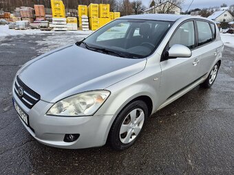 Kia Ceed 2007 1.6 CRDi - klima, tažné, vyhřívané sedačky - 3
