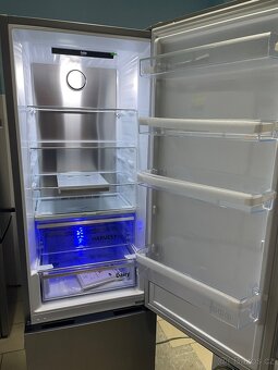 Nepoužitá lednice Beko B5RCNA406LXBW - 3