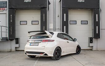 Honda Civic TypeR FN2 2.0 i-VTEC 148kW Championship White - 3