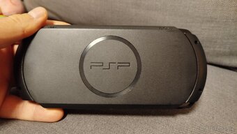 Prodám Sony PSP E1004 - 3