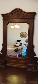 skřinka se zrdcadlem - 3