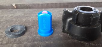 Tryska k postřikovači Dvoušterbinová injektorová -modrá03 - 3
