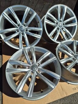 5x112 r18 Vw Passat B8 -Dartford zanovni sada - 3