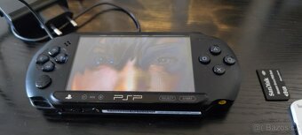 PSP e1004 +hry +paměťová+nabíječka - 3