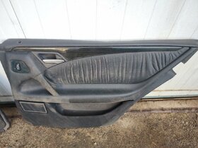 Mercedes Benz E W210 tapecirunky - 3