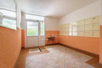 Prodej bytu 3+1, 68 m2 - Karlovy Vary - Stará Role - 3
