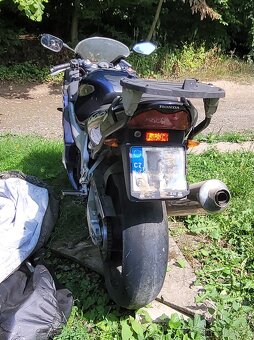 Honda cbr 600f 2003 - 3