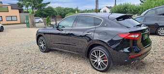 Maserati Levante 3.0 D V6 202kW 4x4 PANORAMA - 3