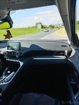 Peugeot 3008 Allure PureTech 1.2 96kW - 3