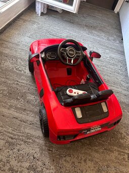 AUDI R8 SPYDER S 2.4G DÁLKOVÝM OVLÁDÁNÍM, ČERVENÉ LAKOVÁNÍ - 3