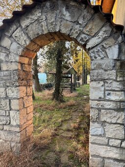 Prodej podílu 5/12 chaty 16 m², pozemek 1157 m² - 3