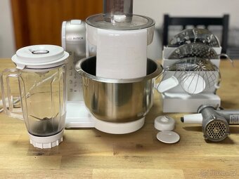 Kuchyňský robot Bosch MUM 4880 - 3