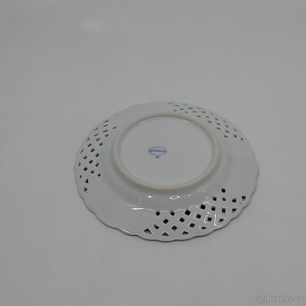Cibulákový talíř s dírkami - 3