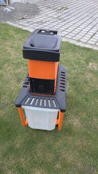 Drtič,  štepkovač na větve - 3