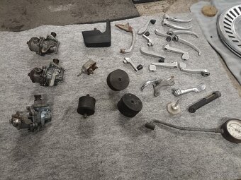 Staré náhradní díly - 3