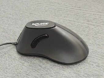 Ergonomická vertikální optická myš Delock - 3
