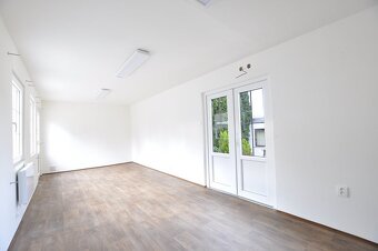 Pronájem - obchodní prostor, 18m2, Trutnov - ulice Žižkova - 3