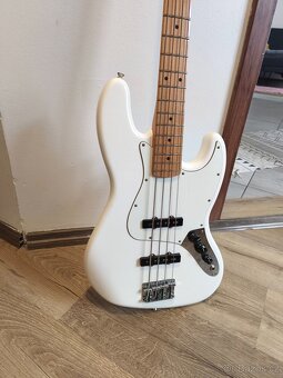 Fender baskytara - 3