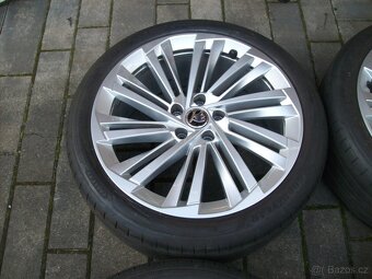 alu kola Superb III Passat B8 letní GY F1 235.40.19 95% - 3
