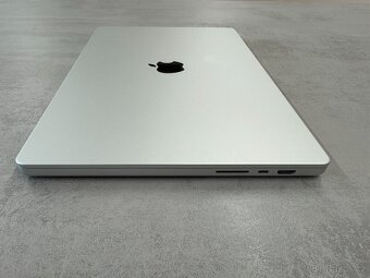 MacBook Pro M1 Max 16", 64 GB RAM, 2TB SSD - 3