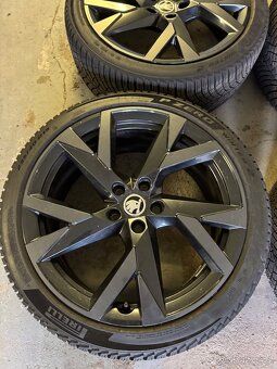 Zimní ALU sada Superb Aniara 5x112 r19 ET44 Pirelli DOT3224 - 3