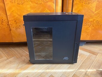 Počítačová skříň Zalman R1 - 3