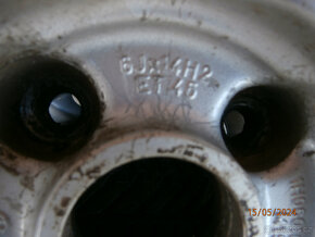 sada celoroční 185/60R 14 s orig.Alu disky vw - 3