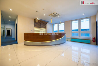 K pronájmu, komerční-kancelářský objekt (až 2.300 m2) s park - 3